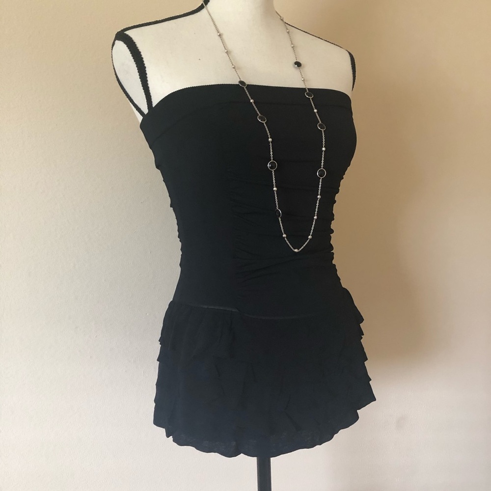Ruffled strapless top black fits S